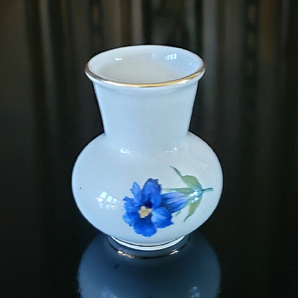 Vntg Bavarian Blue 💙 Gentian Flower 2 1/2" Bud Vase Toothpick Holder Germany - Picture 9 of 13